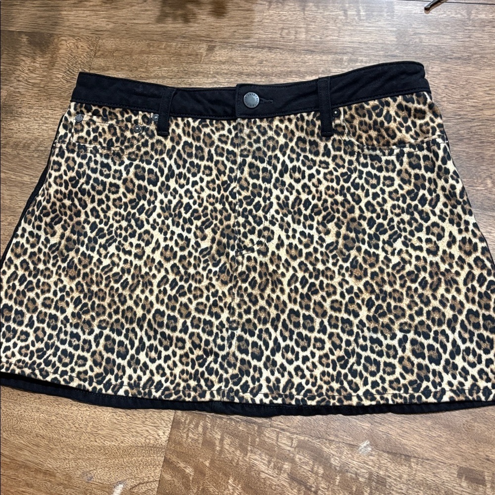 Alice + Olivia Black Denim Leopard Print Mini Skirt Mob Wife Size 31